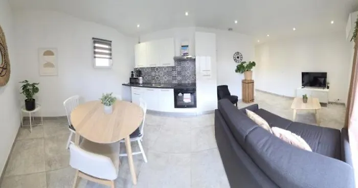 Apartment 200m De La En Centre Au Calme Num3